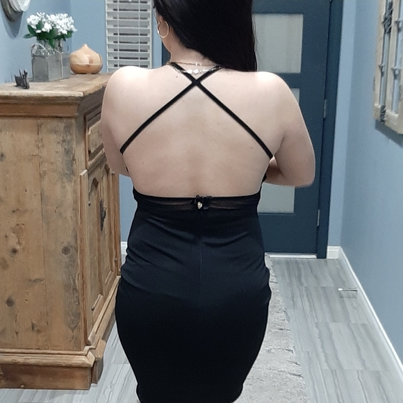 Dress - Picture 9 of 10